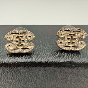 RARE vintage Chanel CC rhinestone striped pierced earrings